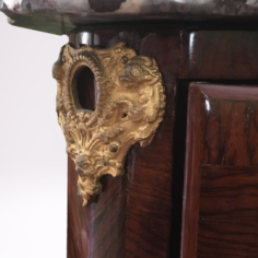 COMMODE-1-removebg-preview-1.png